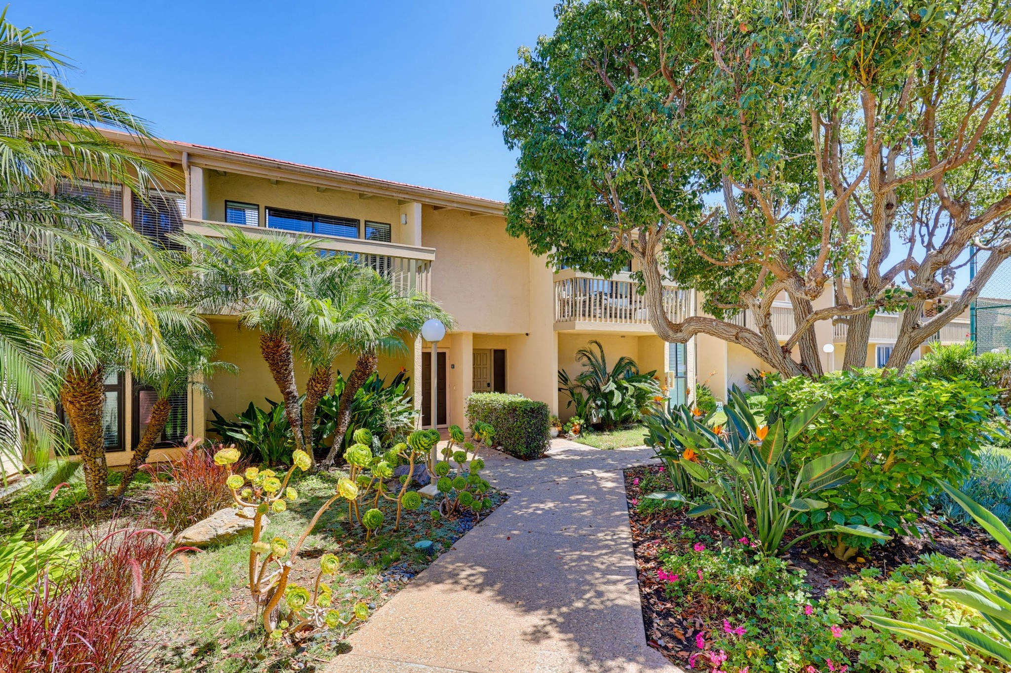 Virtual tour photo 3 of 88 for 453 S Sierra Ave Unit 164