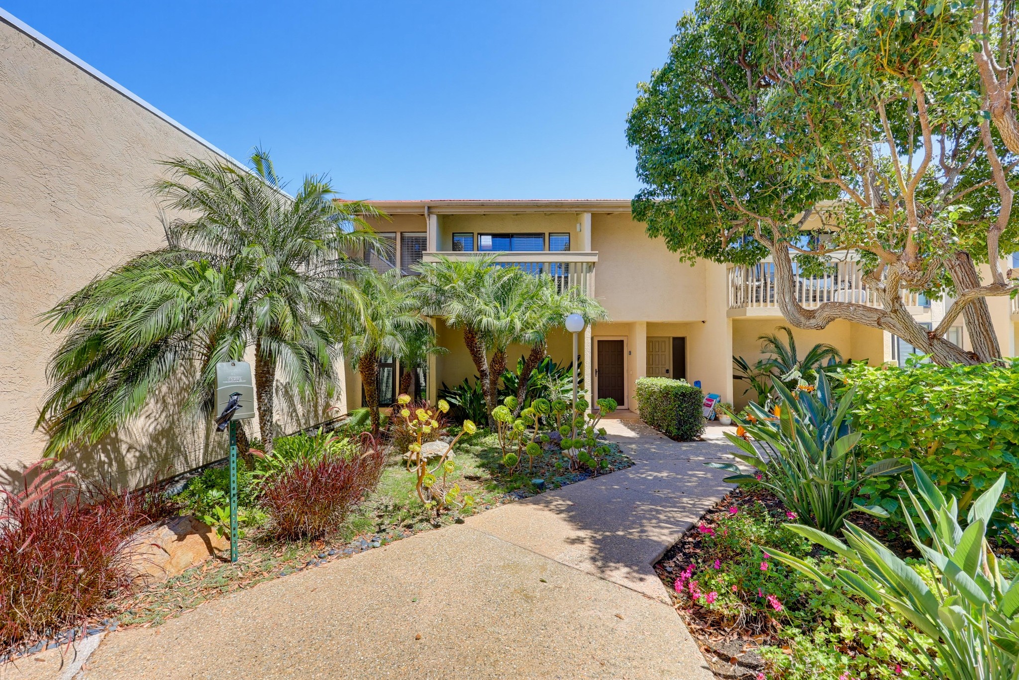 Virtual tour photo 4 of 88 for 453 S Sierra Ave Unit 164