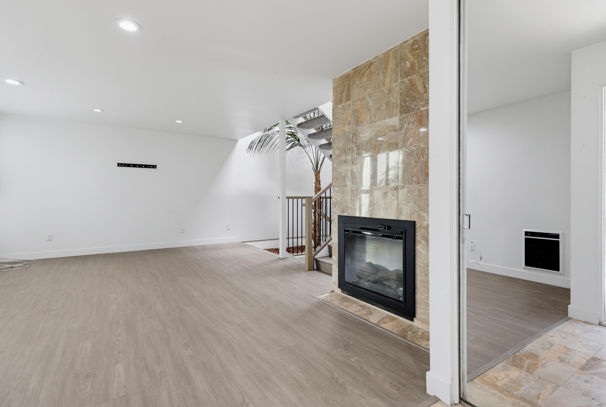 Virtual tour photo 10 of 88 for 453 S Sierra Ave Unit 164