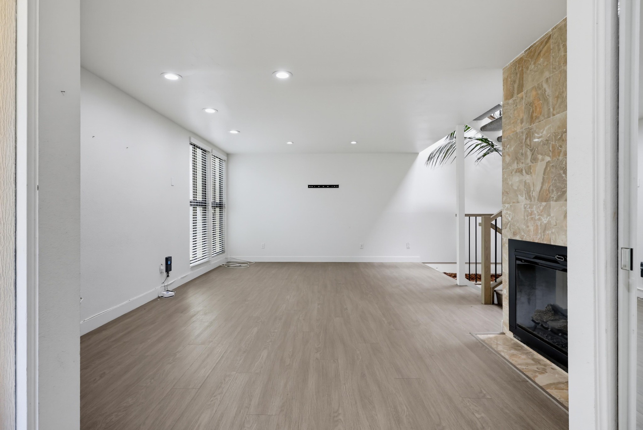 Virtual tour photo 11 of 88 for 453 S Sierra Ave Unit 164