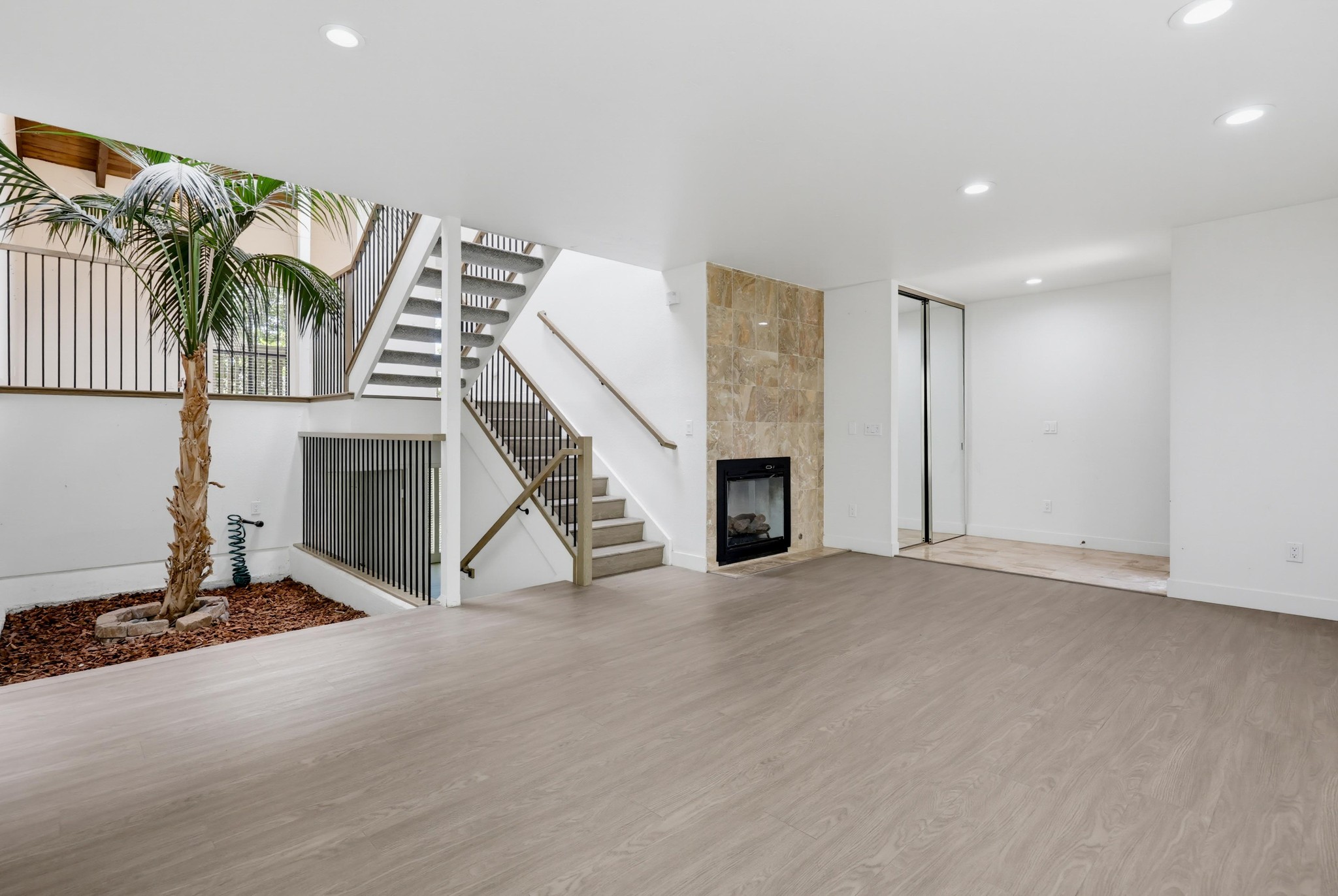 Virtual tour photo 15 of 88 for 453 S Sierra Ave Unit 164