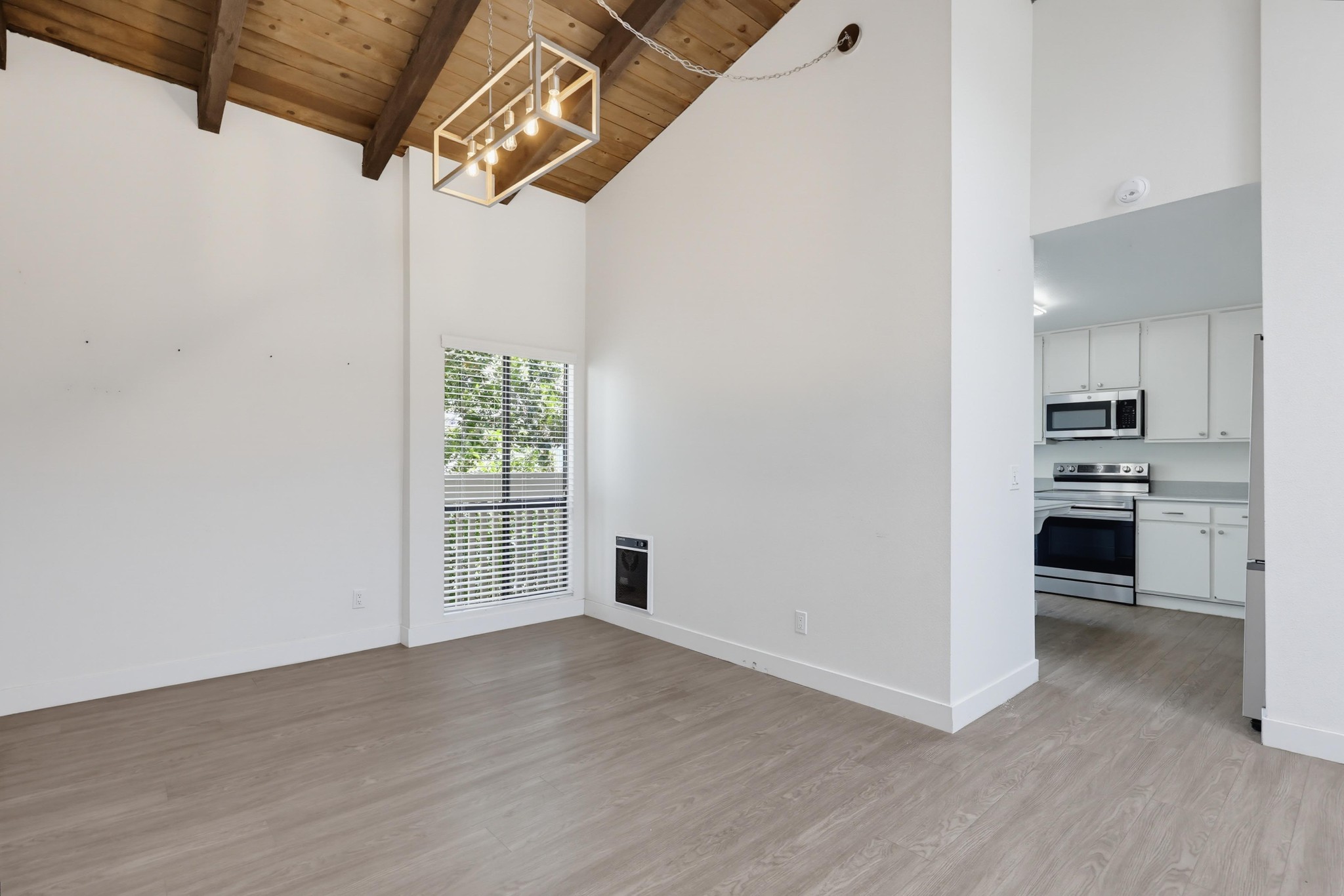 Virtual tour photo 21 of 88 for 453 S Sierra Ave Unit 164