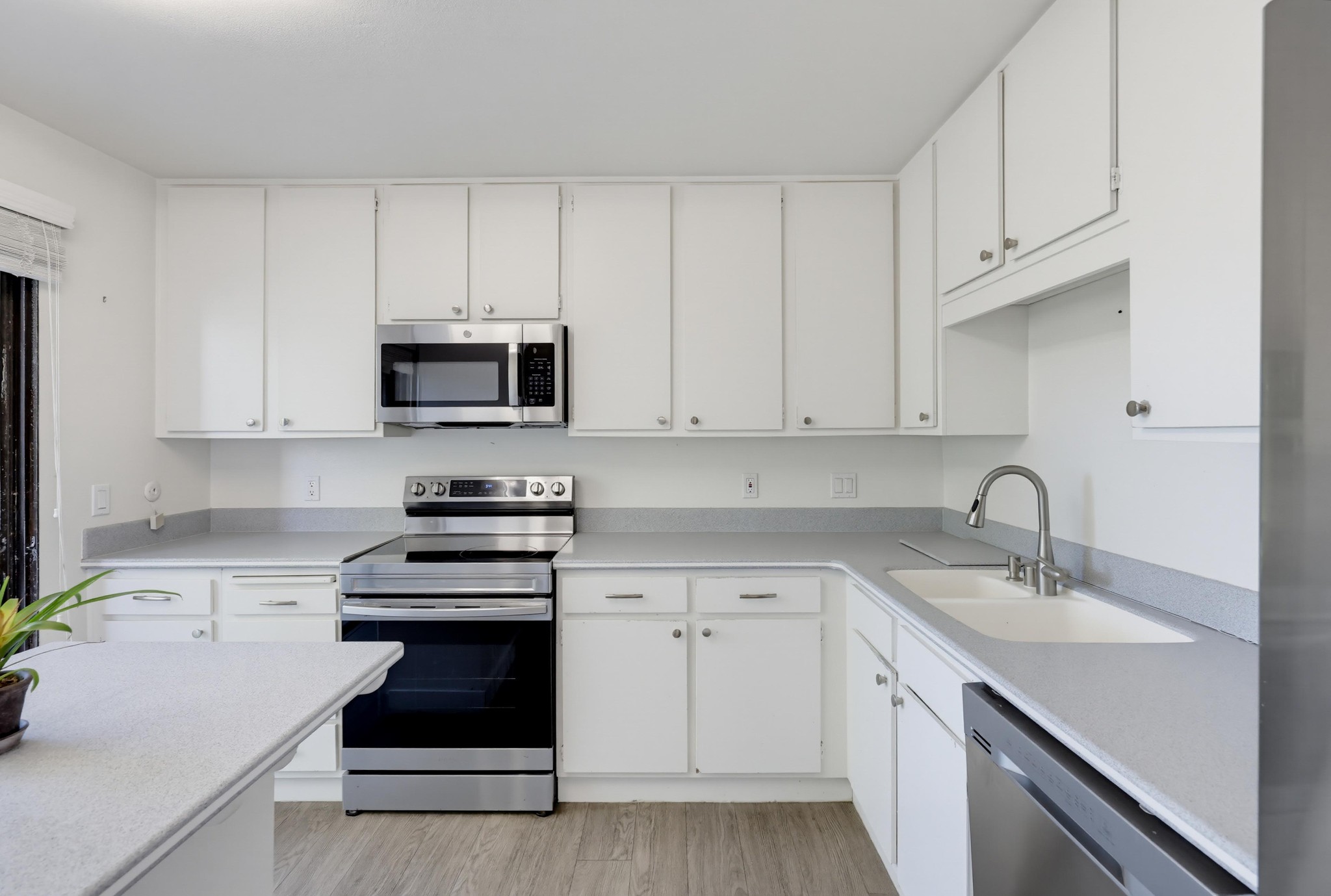 Virtual tour photo 28 of 88 for 453 S Sierra Ave Unit 164