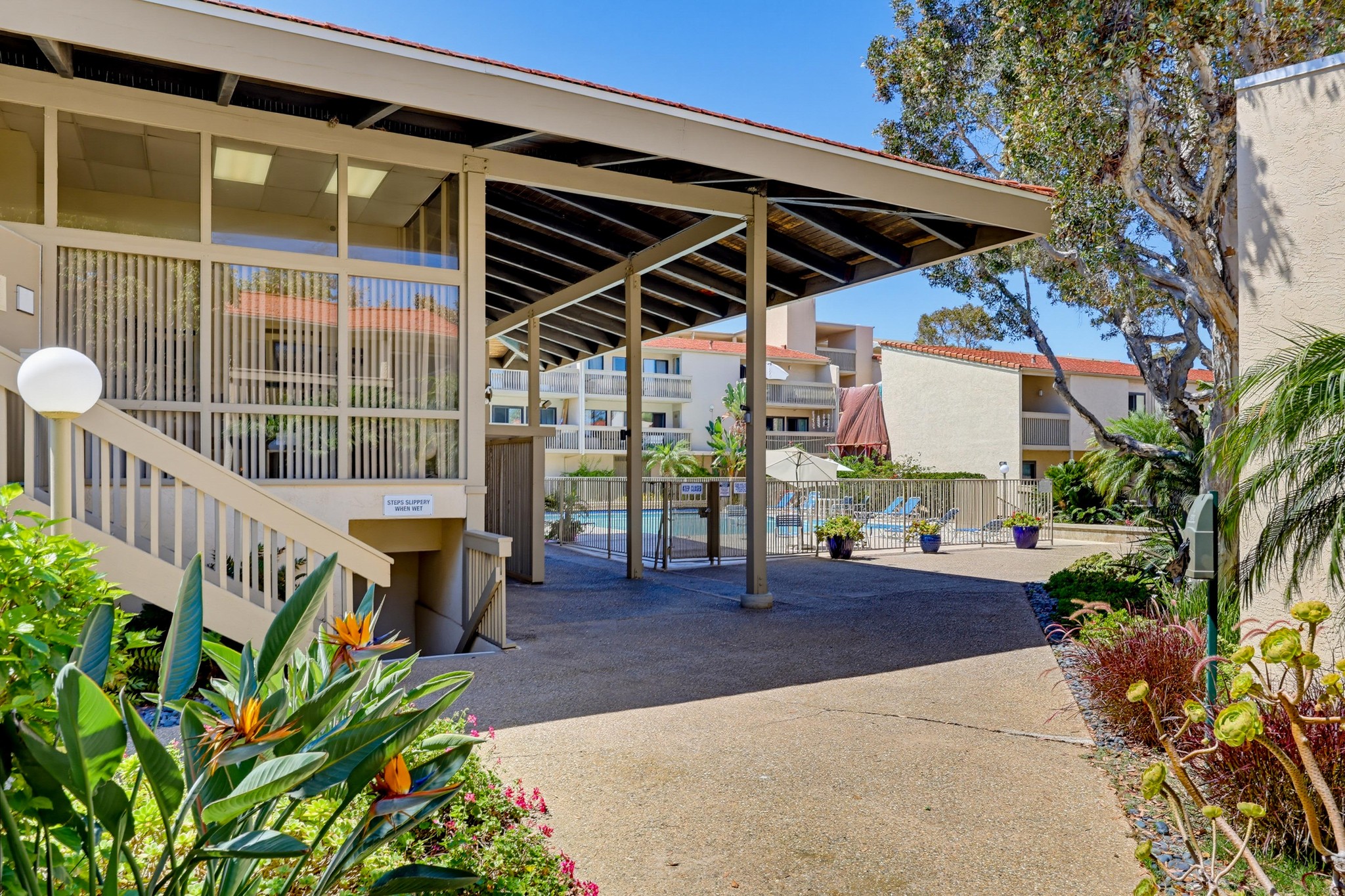 Virtual tour photo 68 of 88 for 453 S Sierra Ave Unit 164