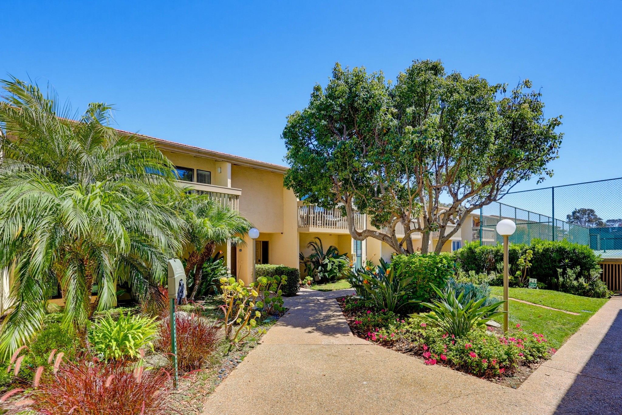 Virtual tour photo 71 of 88 for 453 S Sierra Ave Unit 164