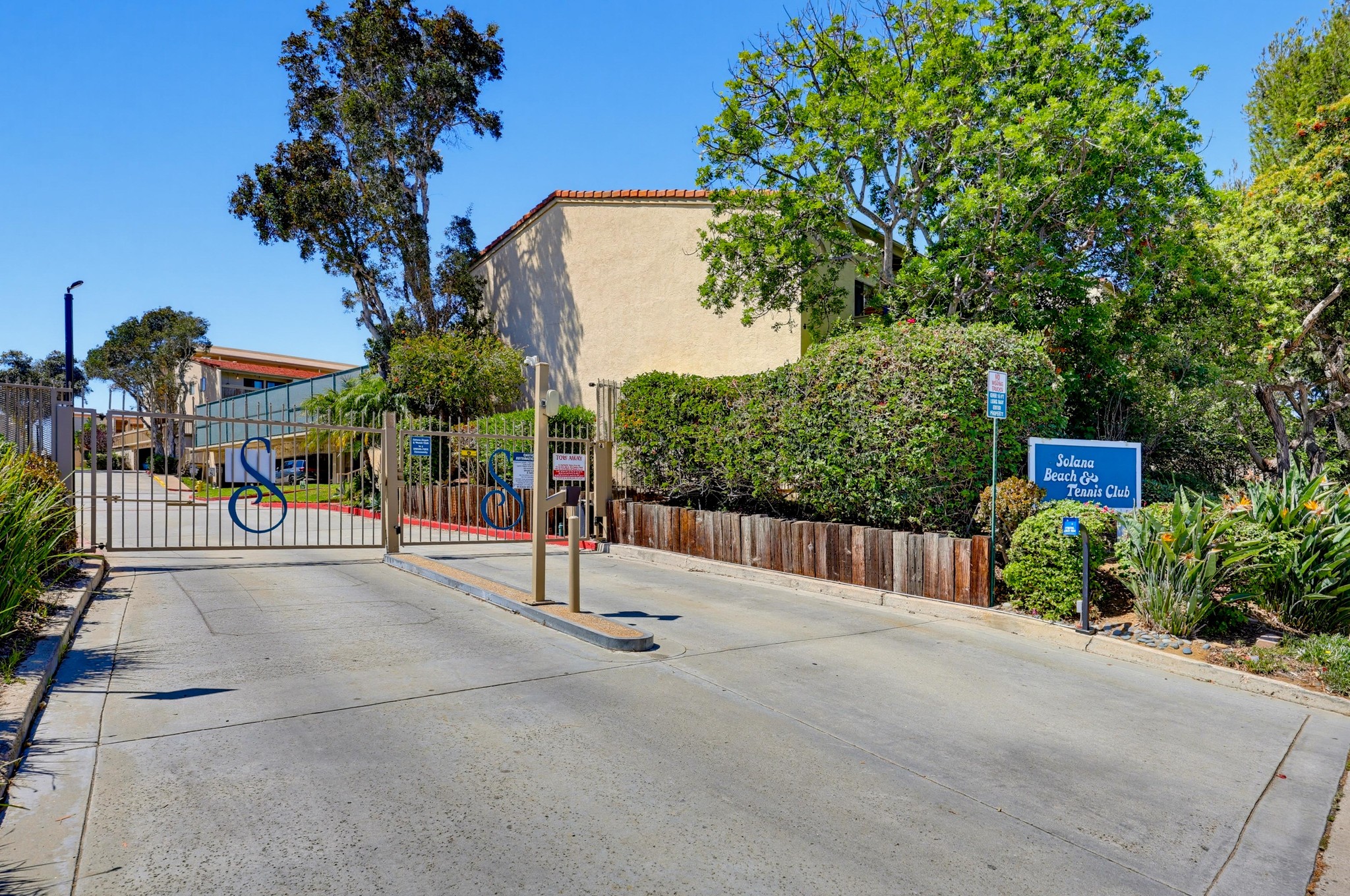 Virtual tour photo 78 of 88 for 453 S Sierra Ave Unit 164