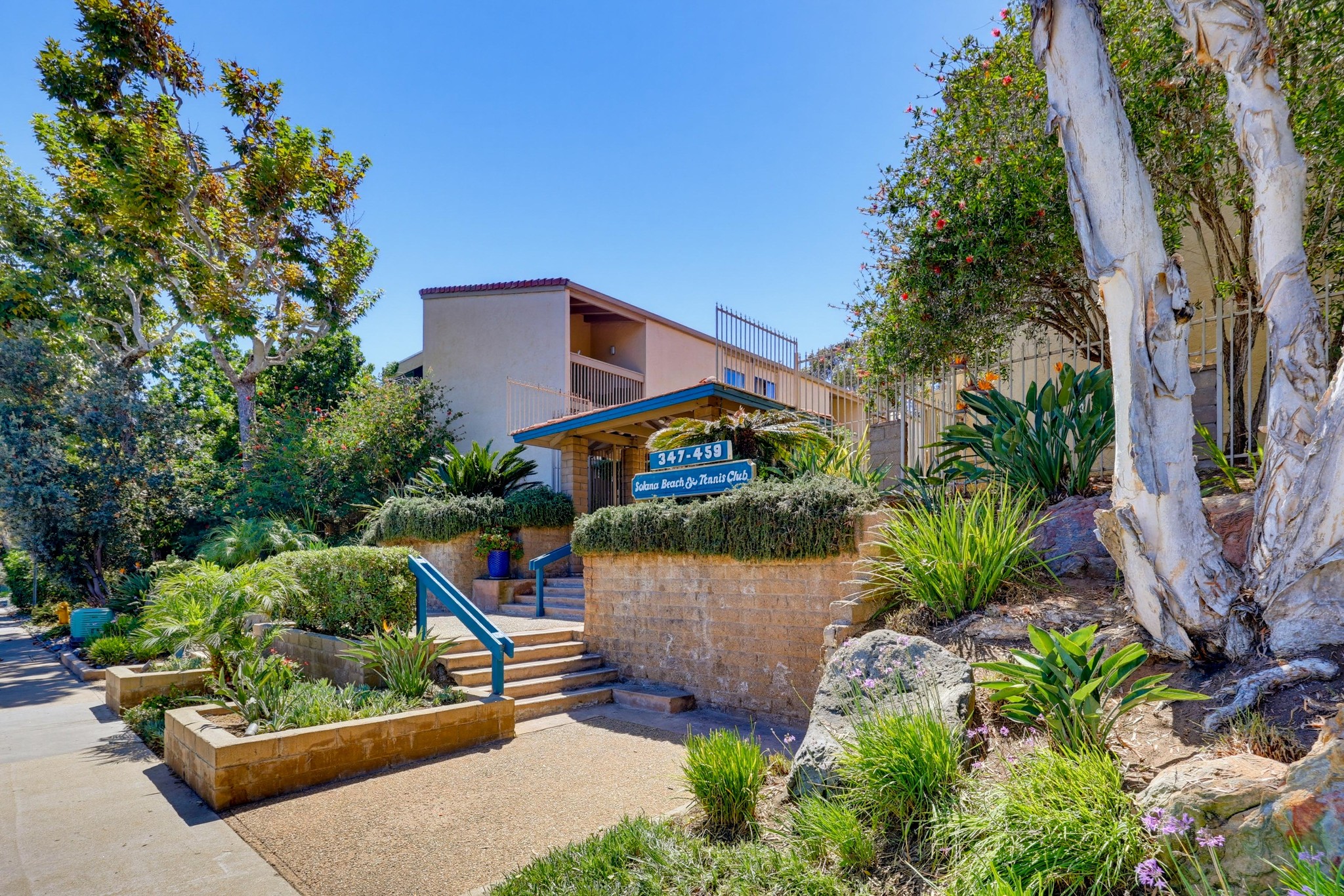 Virtual tour photo 80 of 88 for 453 S Sierra Ave Unit 164