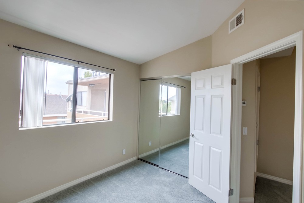 Virtual tour photo 26 of 31 for 4534 60th St