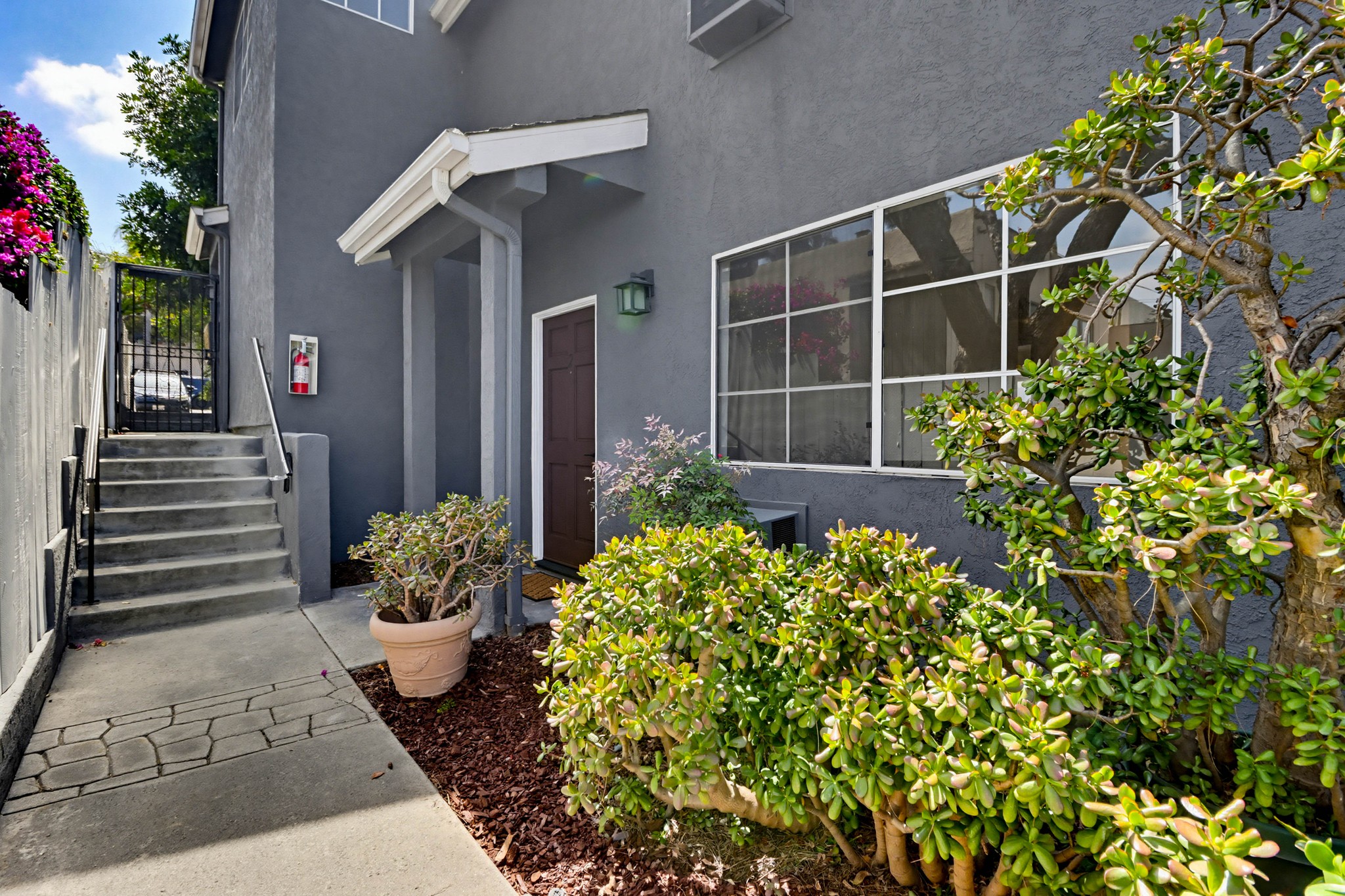 Virtual tour photo 4 of 43 for 4536 Arizona St