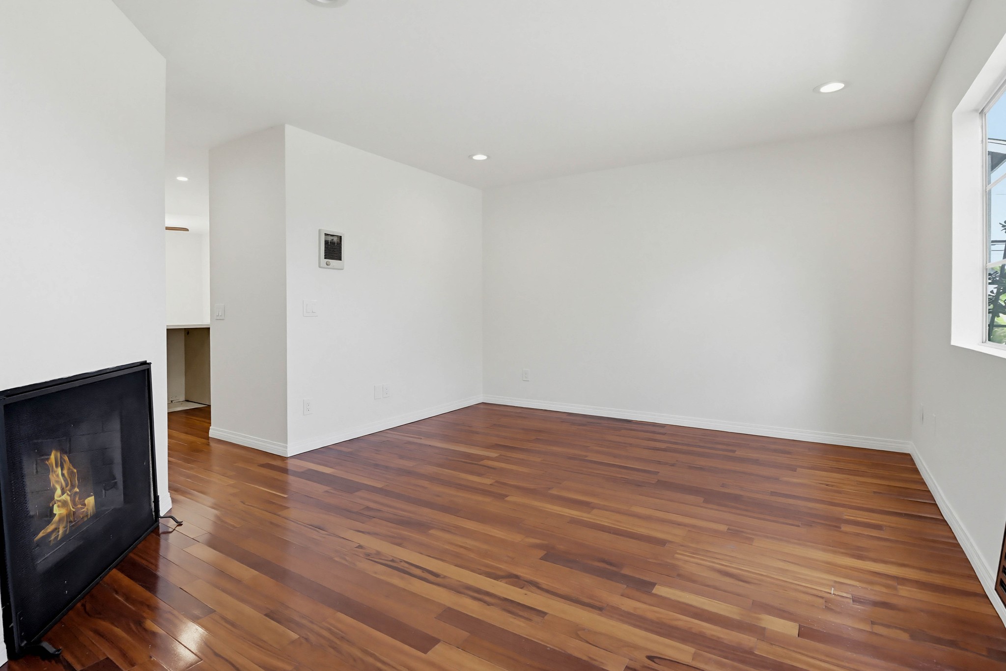 Virtual tour photo 6 of 43 for 4536 Arizona St