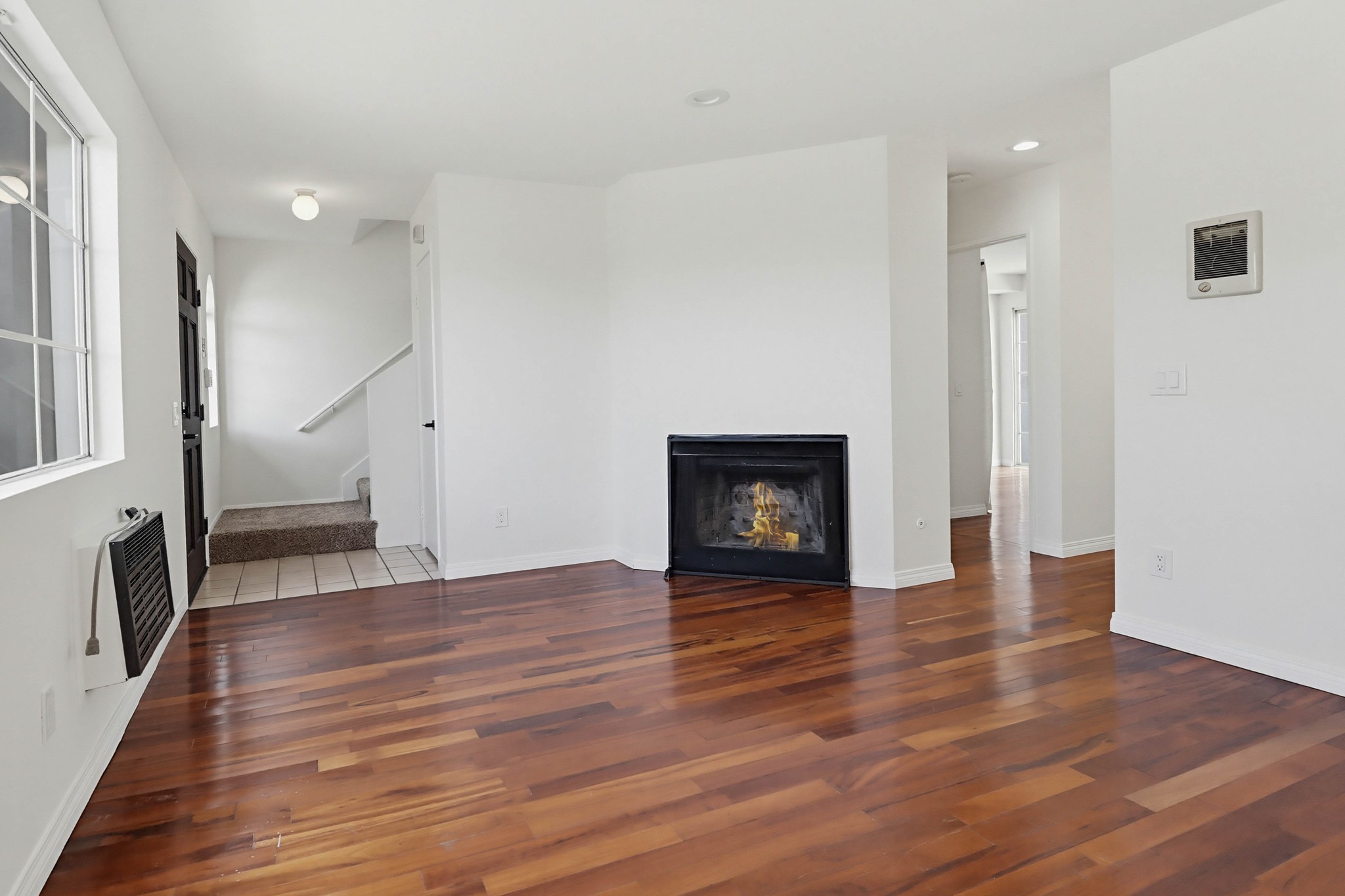 Virtual tour photo 7 of 43 for 4536 Arizona St