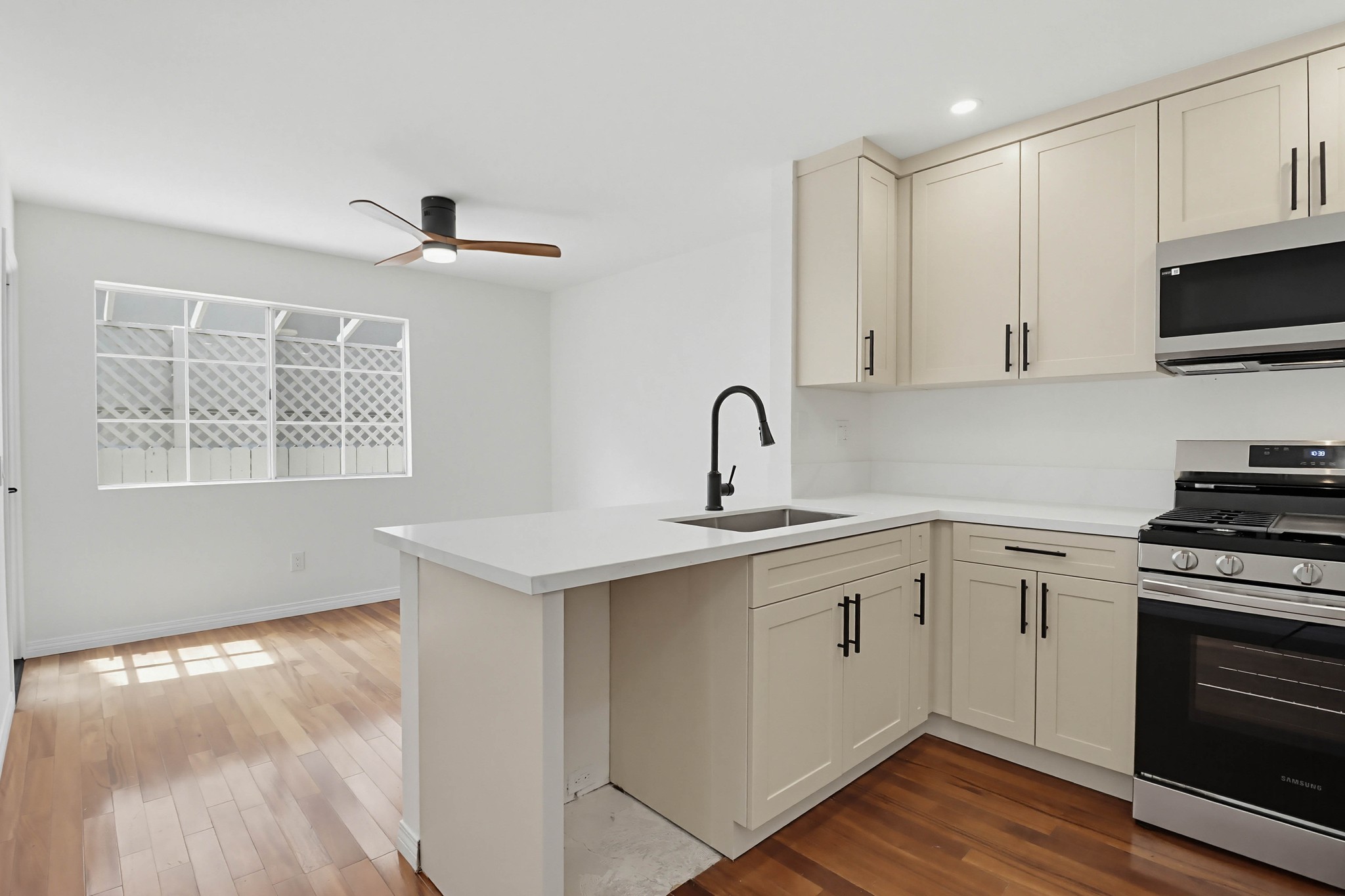 Virtual tour photo 10 of 43 for 4536 Arizona St