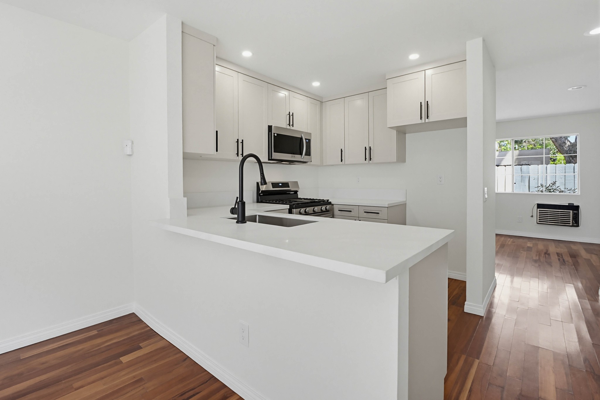 Virtual tour photo 14 of 43 for 4536 Arizona St