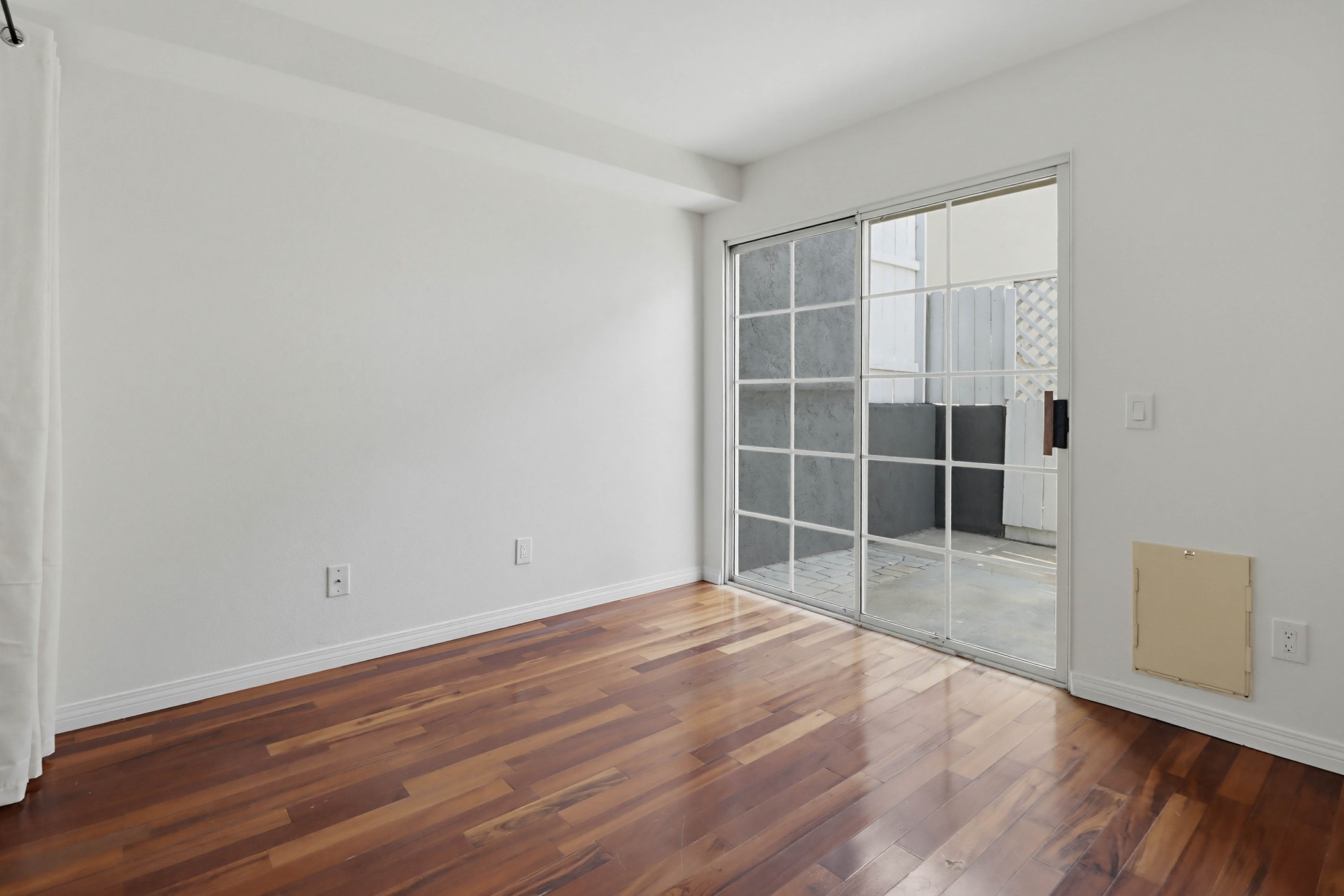 Virtual tour photo 19 of 43 for 4536 Arizona St
