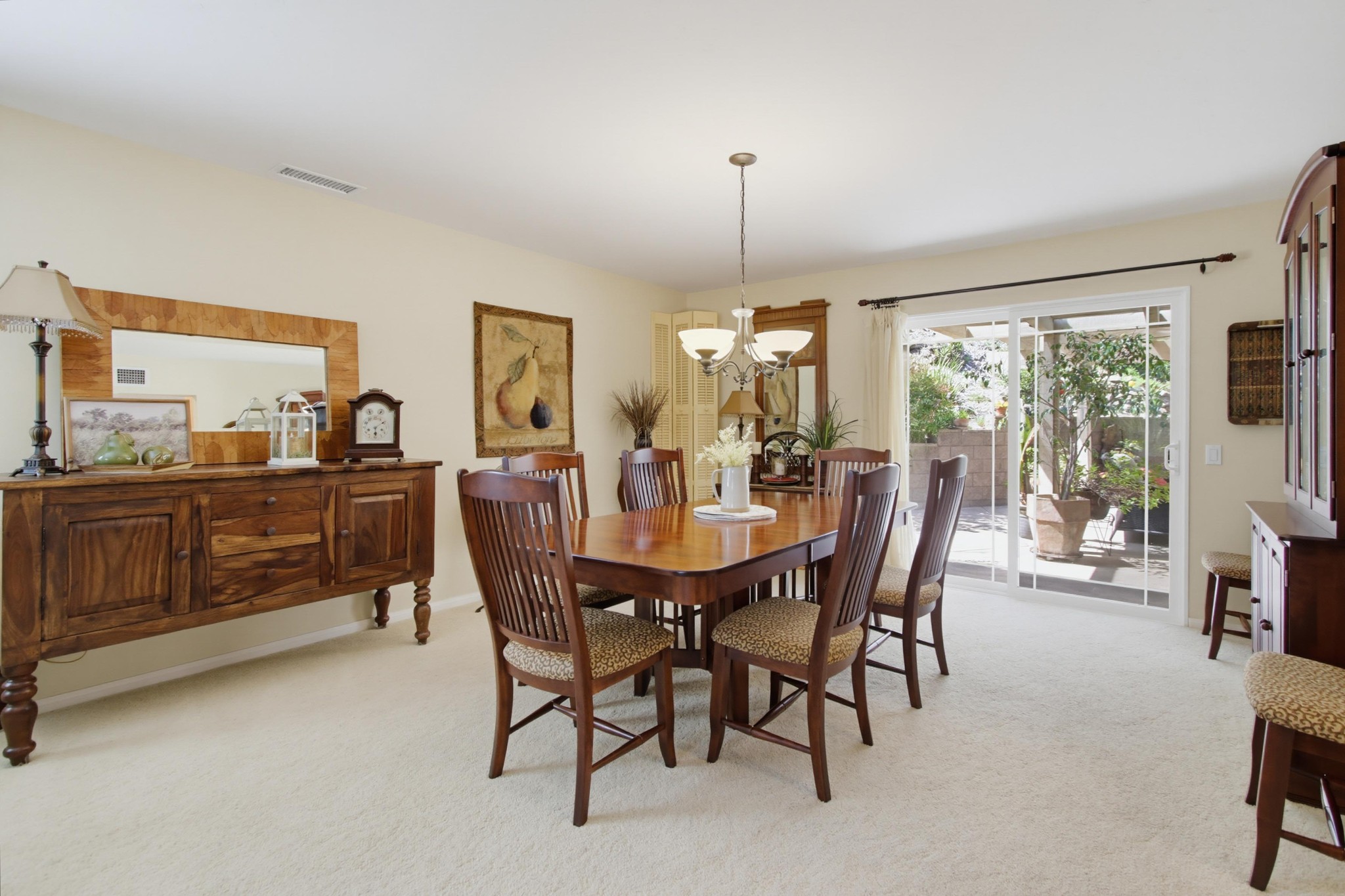 Virtual tour photo 9 of 93 for 454 Goulburn Ct