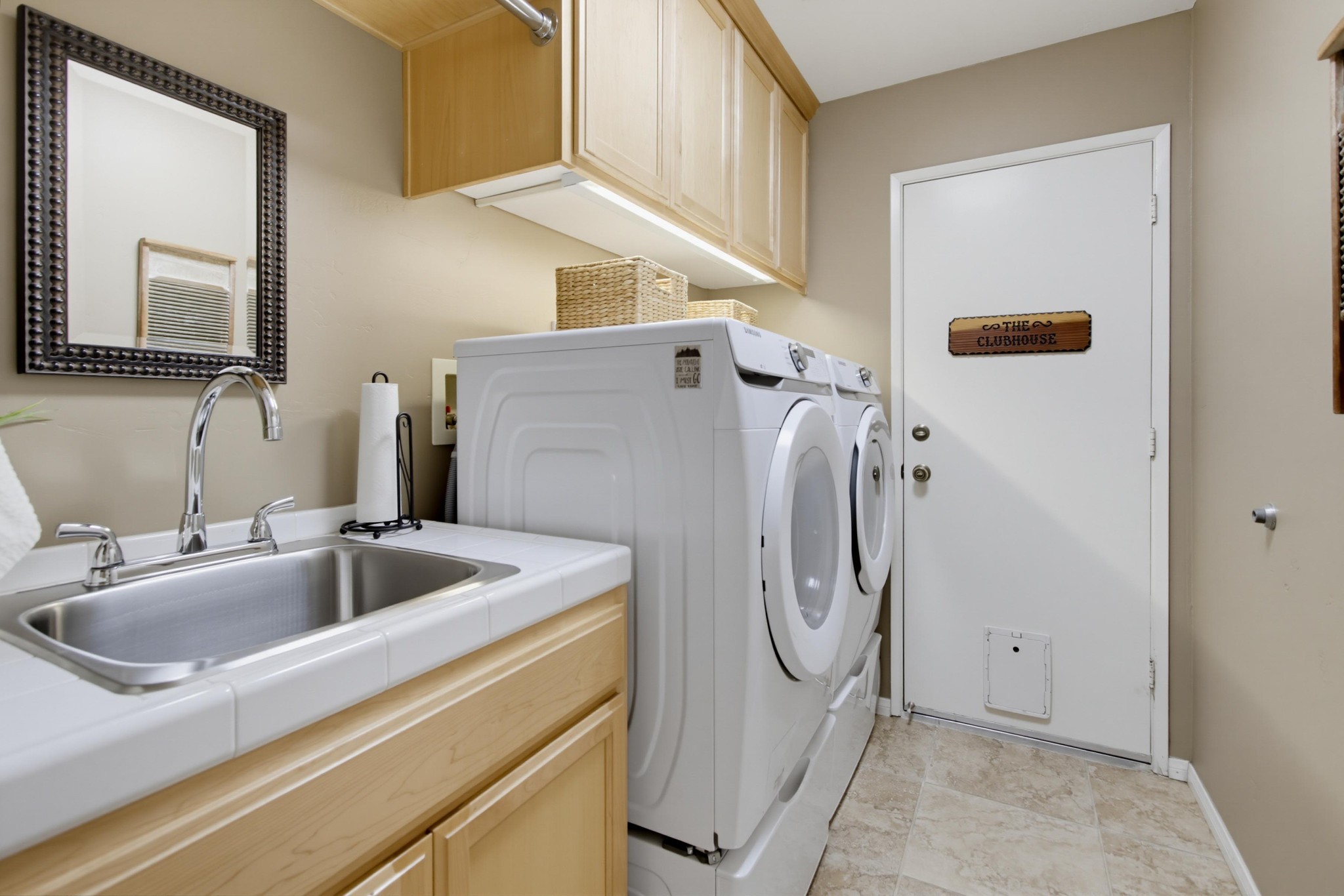 Virtual tour photo 27 of 93 for 454 Goulburn Ct