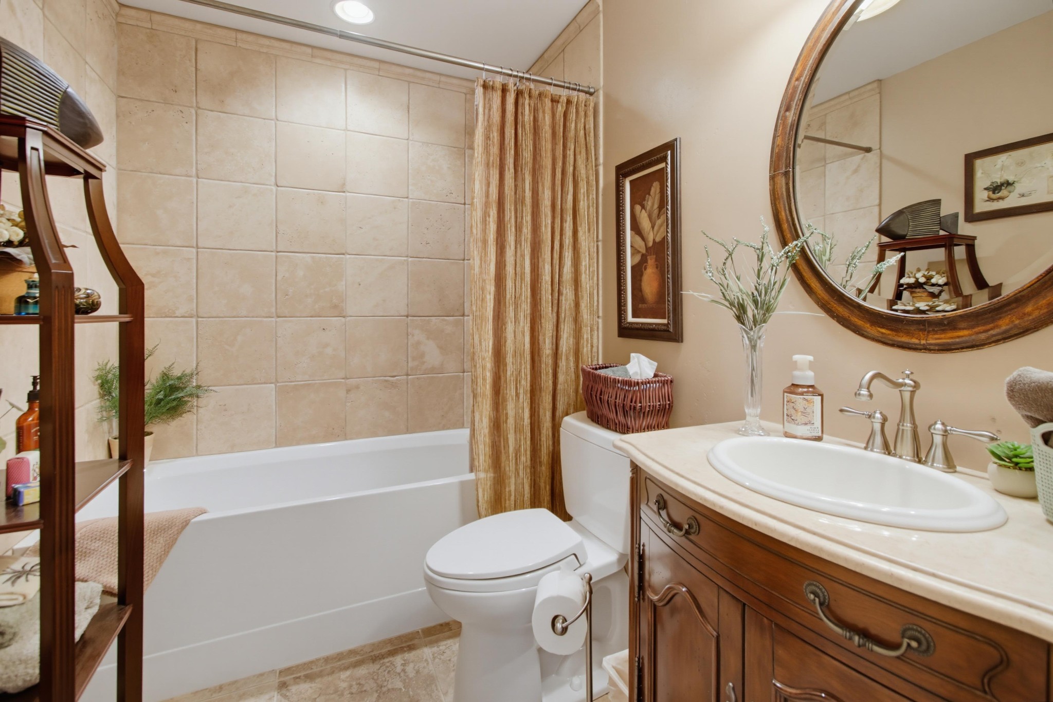 Virtual tour photo 28 of 93 for 454 Goulburn Ct