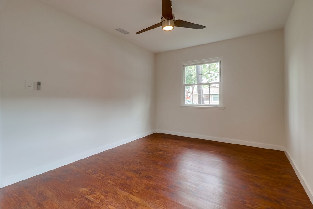 Virtual tour photo 37 of 57 for 4540 La Crosse Ave