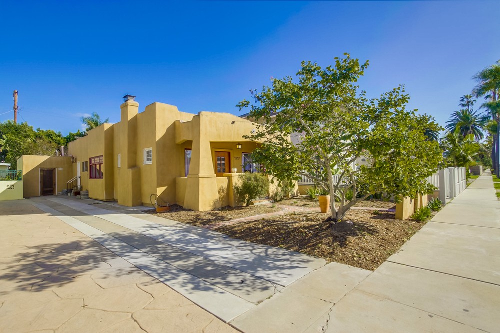 Virtual tour photo 4 of 53 for 4547 Cleveland Ave