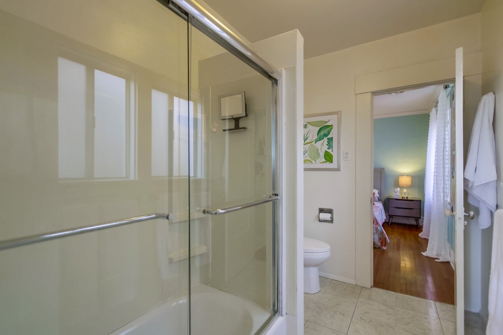 Virtual tour photo 34 of 53 for 4547 Cleveland Ave