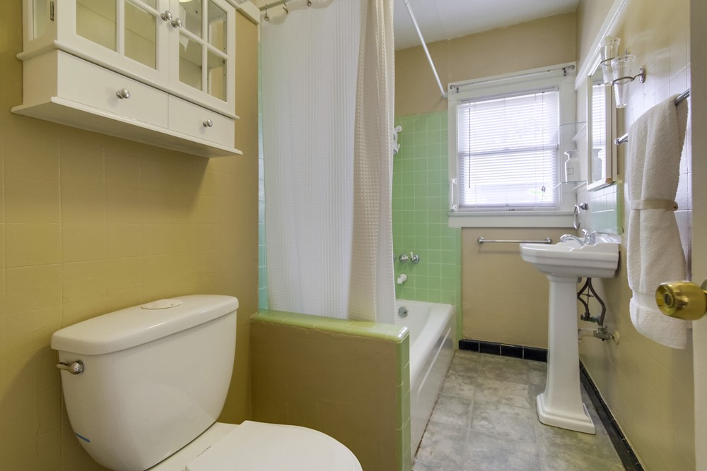 Virtual tour photo 34 of 42 for 4547 Marlborough Dr