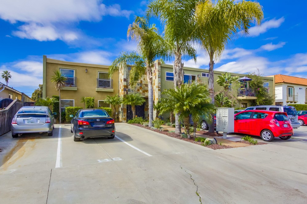 Virtual tour photo 4 of 30 for 4548 Hawley Blvd #15