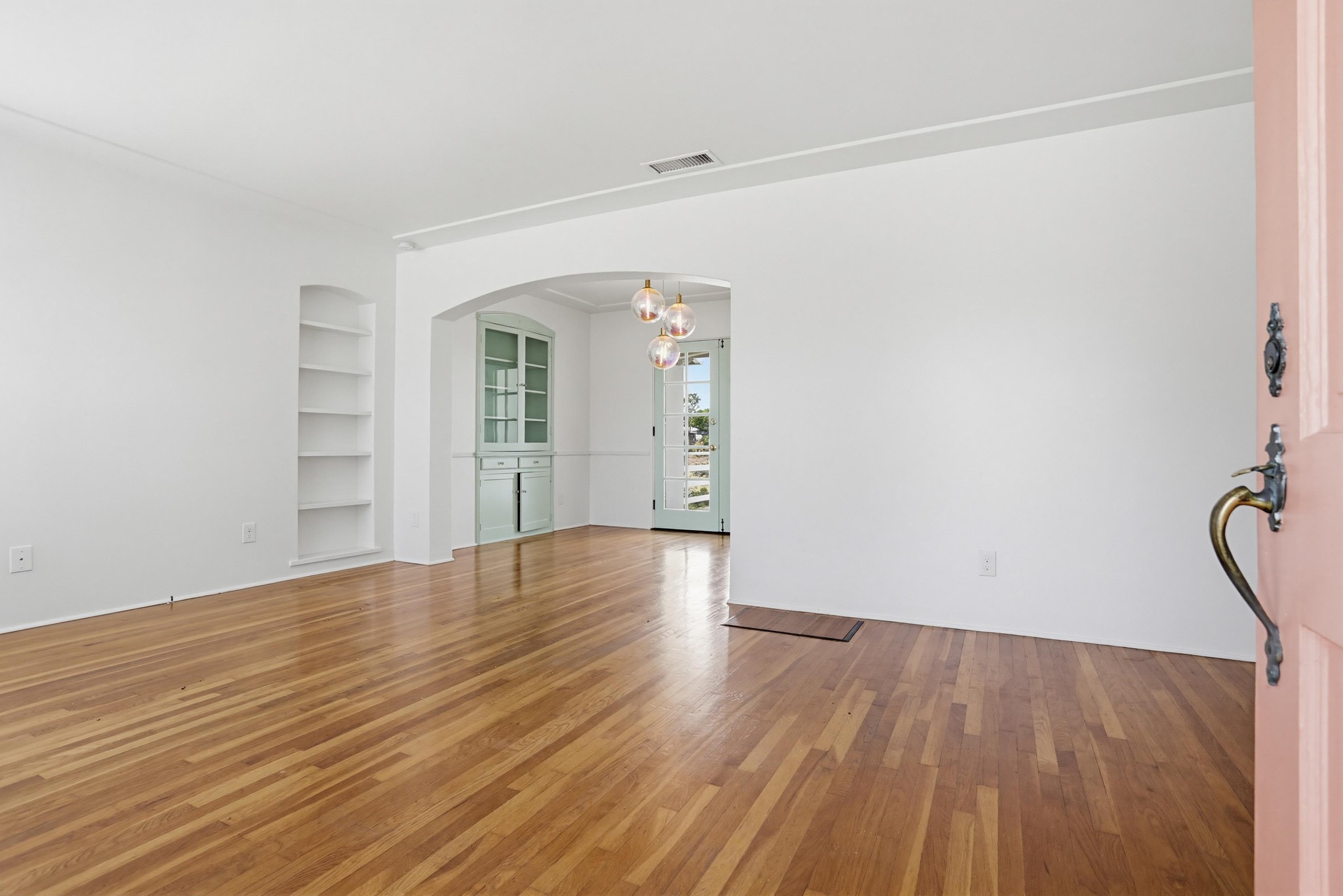 Virtual tour photo 6 of 39 for 4548 Max Dr