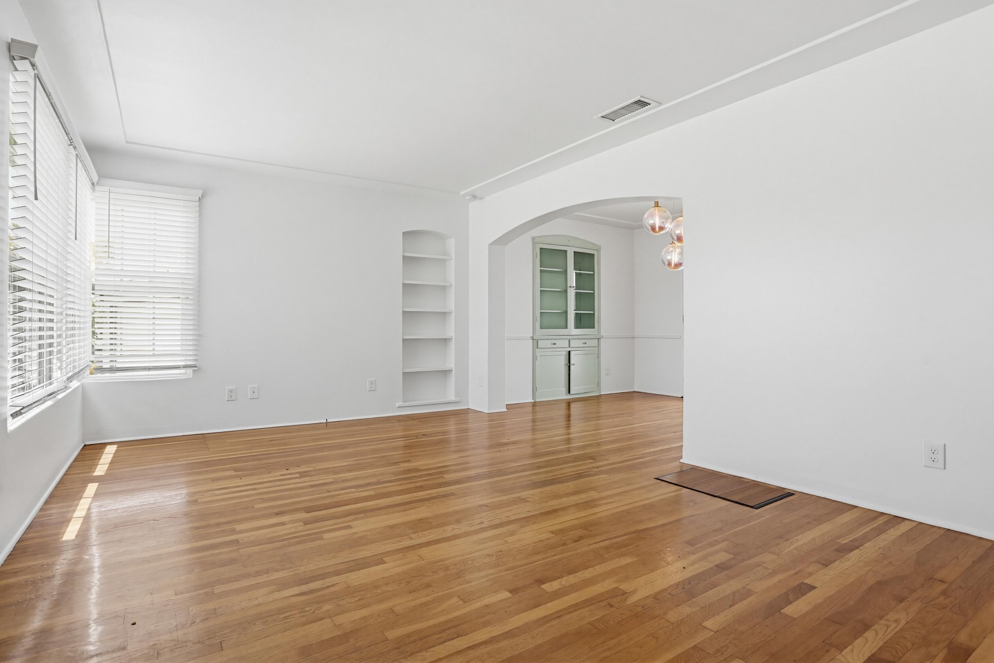Virtual tour photo 8 of 39 for 4548 Max Dr