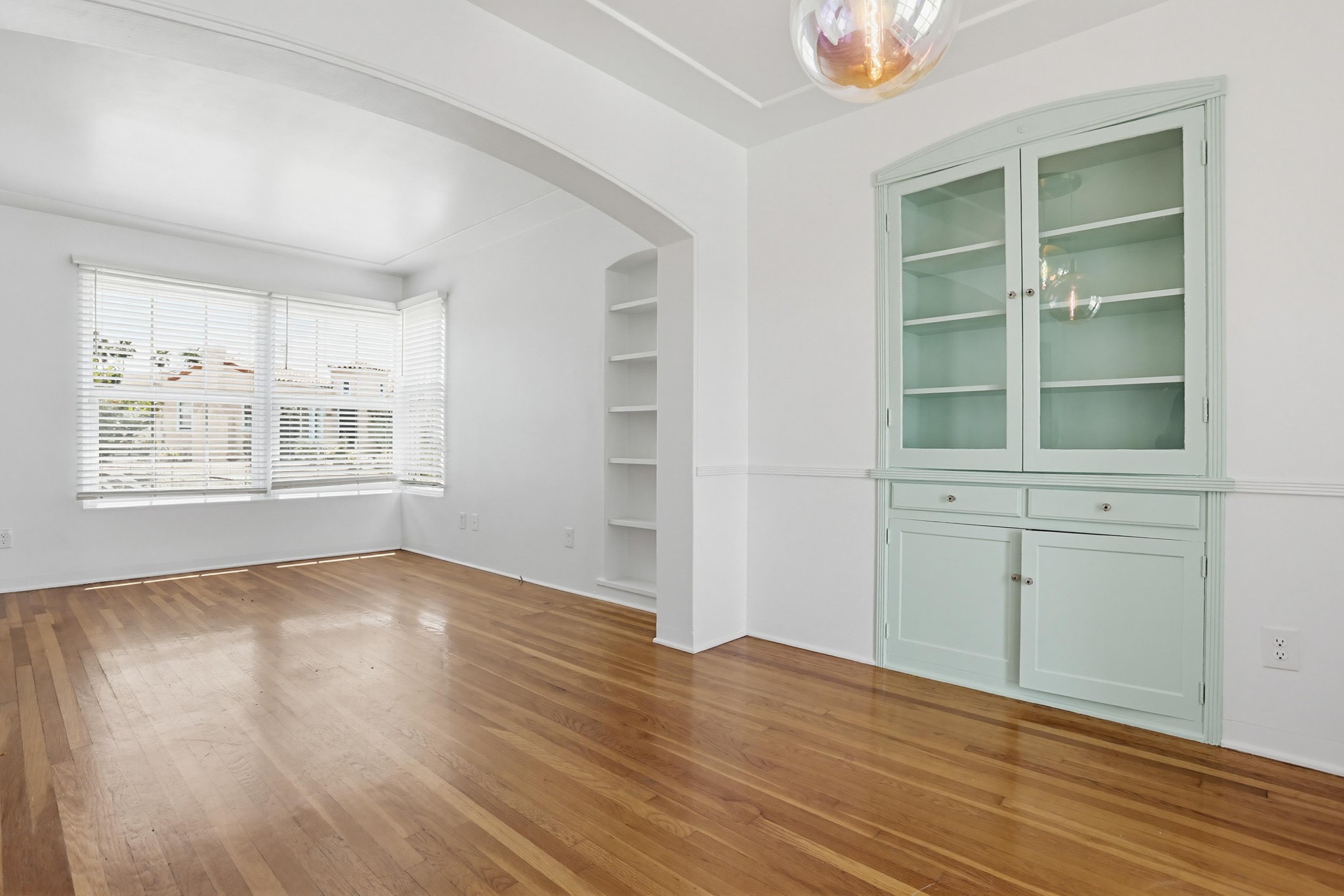Virtual tour photo 14 of 39 for 4548 Max Dr