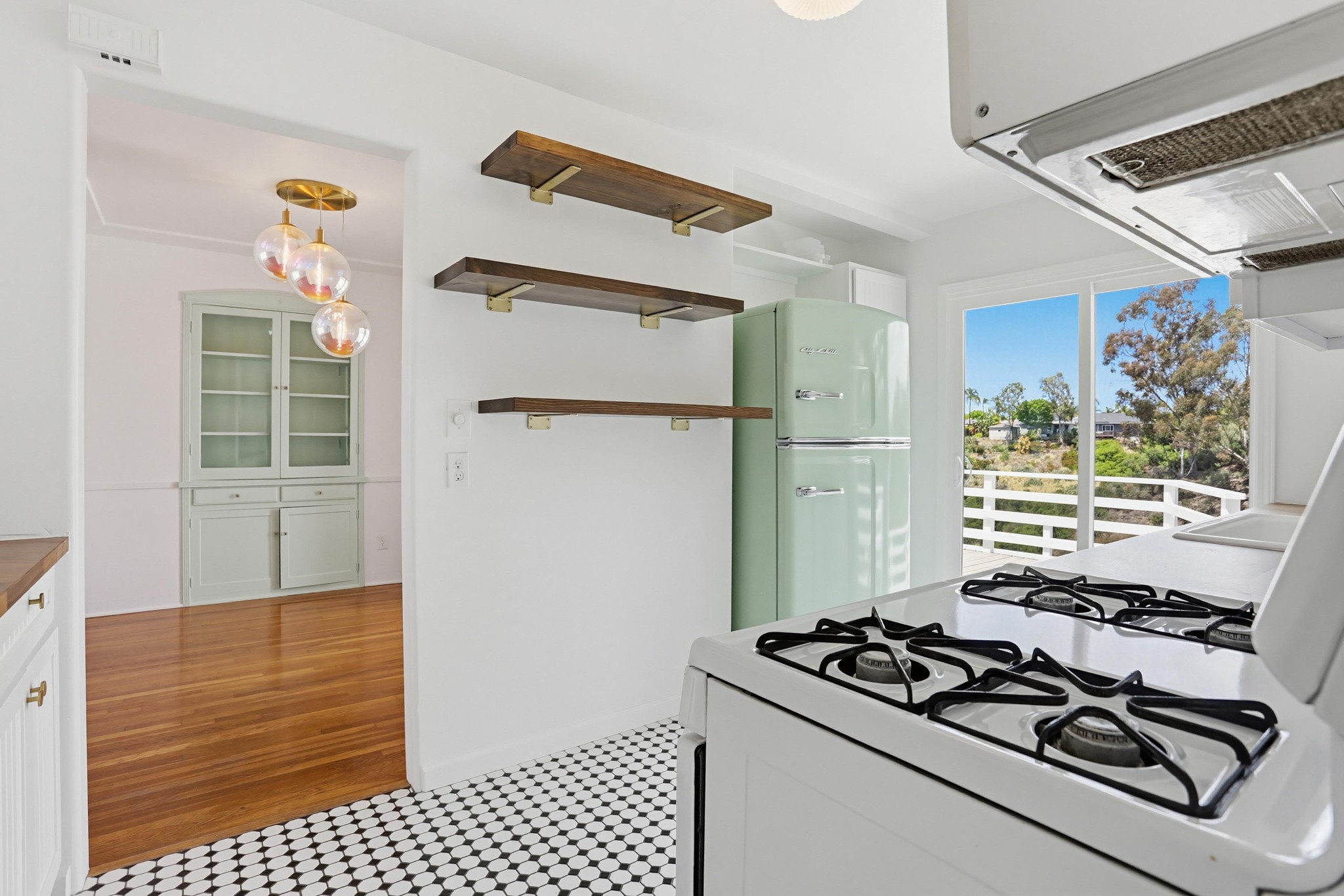 Virtual tour photo 17 of 39 for 4548 Max Dr