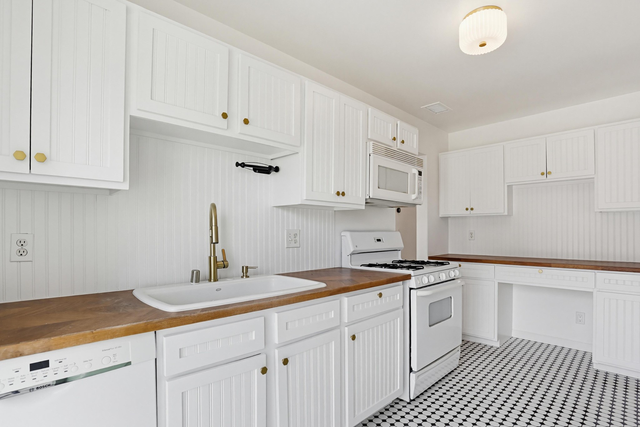 Virtual tour photo 19 of 39 for 4548 Max Dr