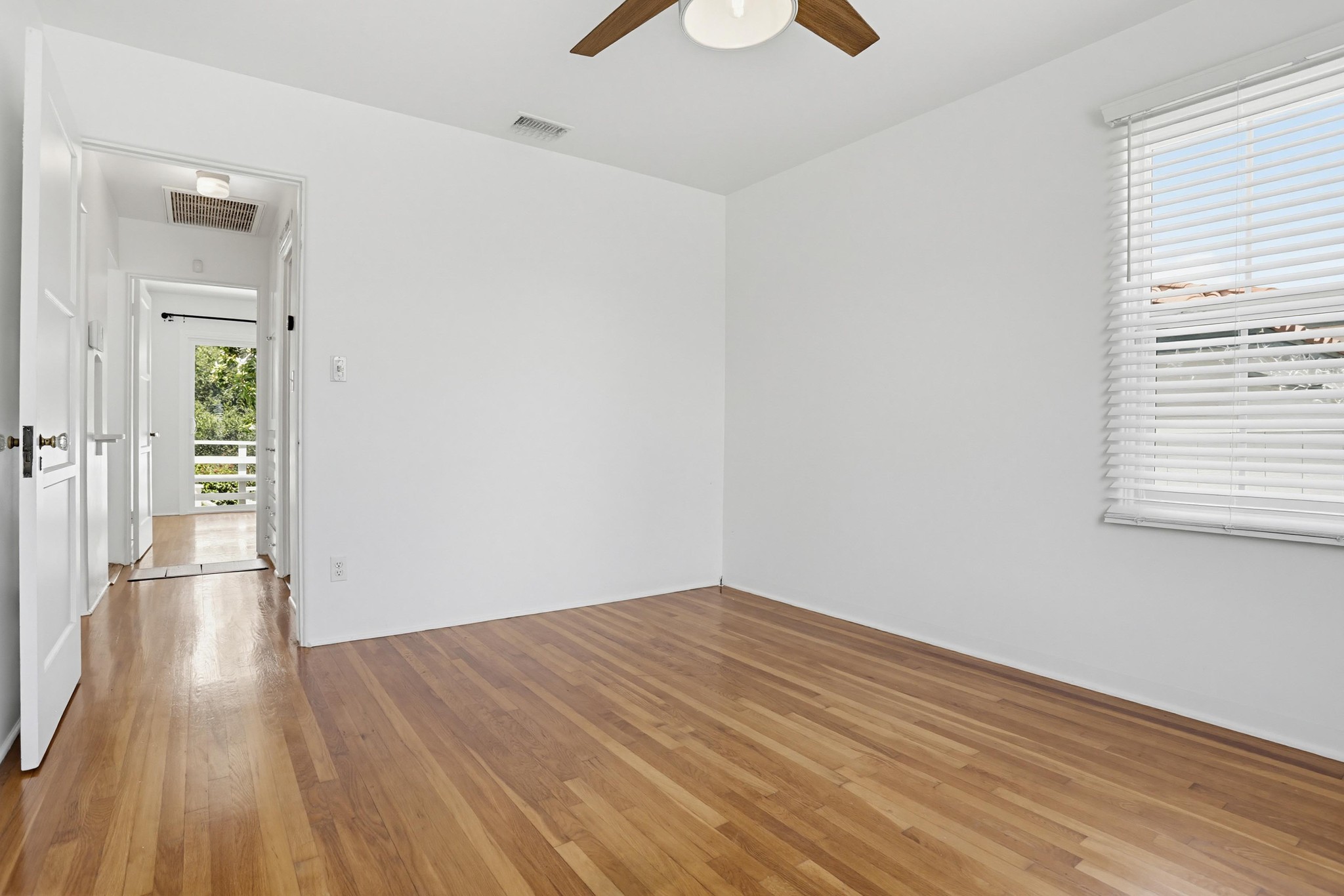 Virtual tour photo 22 of 39 for 4548 Max Dr