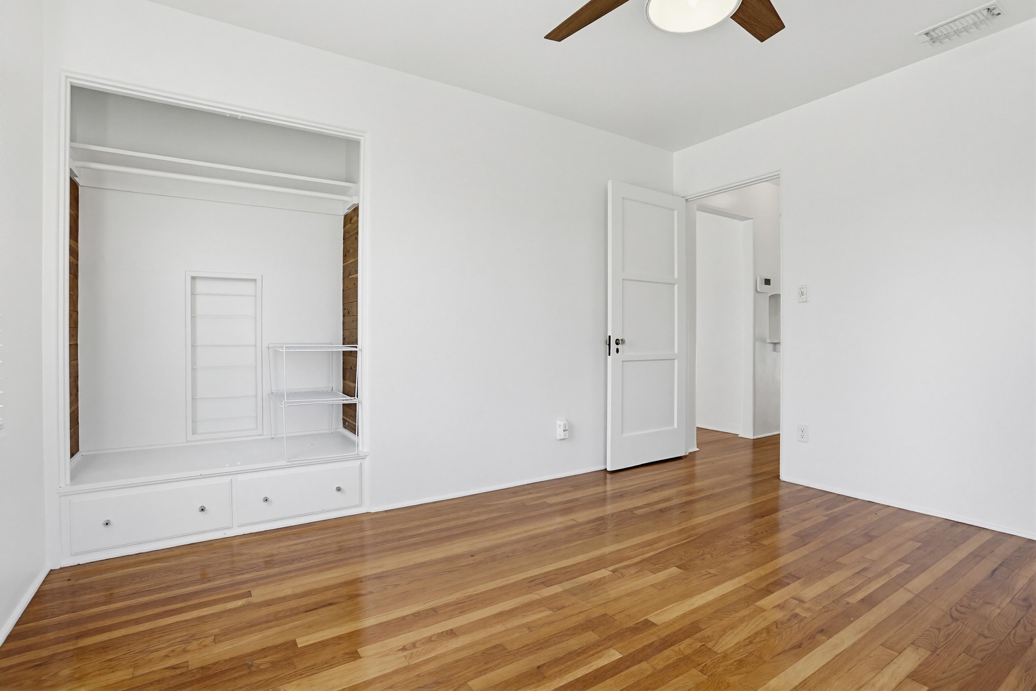 Virtual tour photo 23 of 39 for 4548 Max Dr