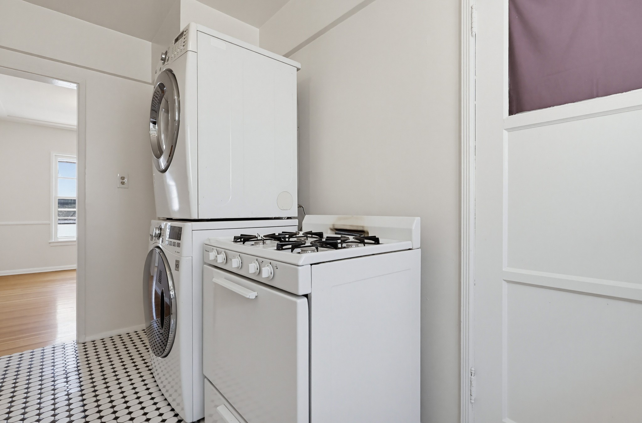 Virtual tour photo 30 of 56 for 455 Hayworth Ave