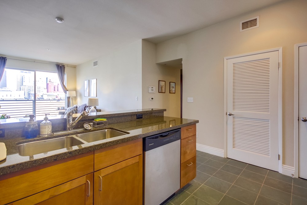 Virtual tour photo 10 of 32 for 455 Island Avenue San Diego