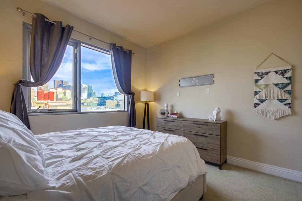 Virtual tour photo 18 of 32 for 455 Island Avenue San Diego