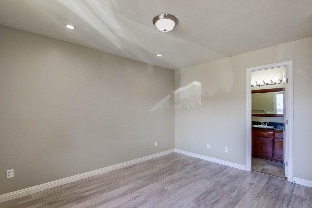 Virtual tour photo 21 of 30 for 4550 Glacier Ave