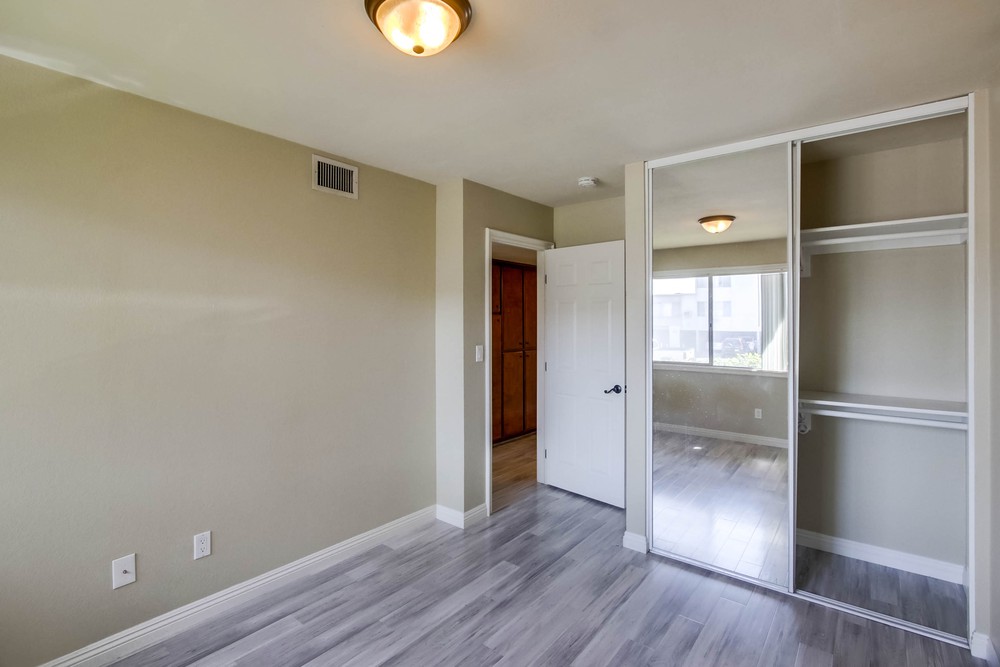 Virtual tour photo 26 of 30 for 4550 Glacier Ave