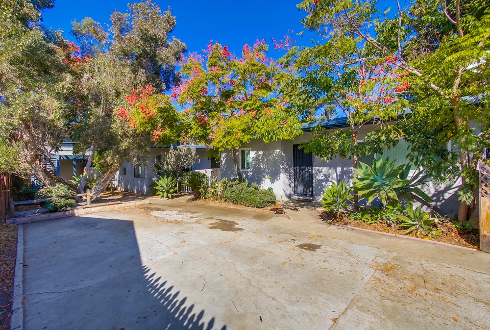 Virtual tour photo 4 of 48 for 4556 Bond St