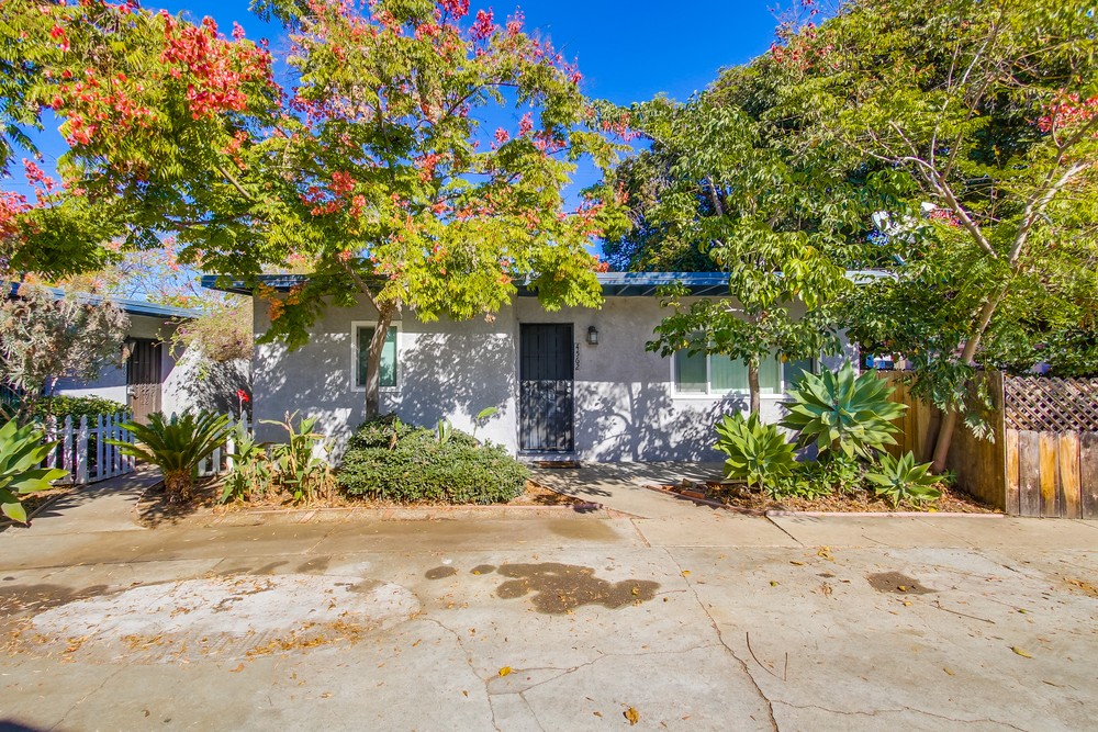 Virtual tour photo 5 of 48 for 4556 Bond St
