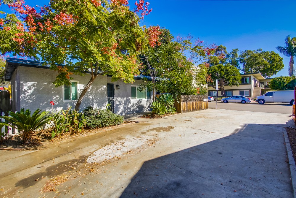 Virtual tour photo 6 of 48 for 4556 Bond St