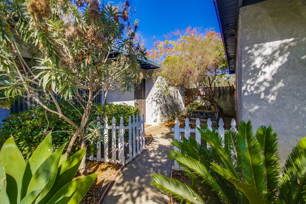 Virtual tour photo 8 of 48 for 4556 Bond St