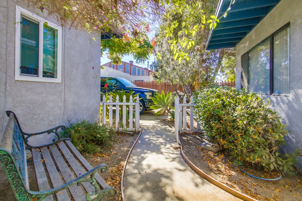 Virtual tour photo 9 of 48 for 4556 Bond St