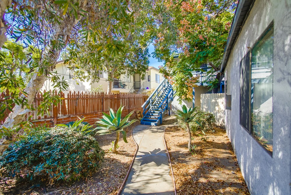 Virtual tour photo 39 of 48 for 4556 Bond St