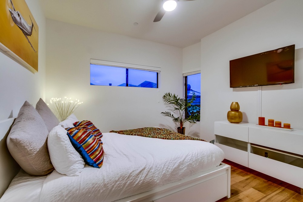 Virtual tour photo 40 of 98 for 4557 Santa Cruz Avenue