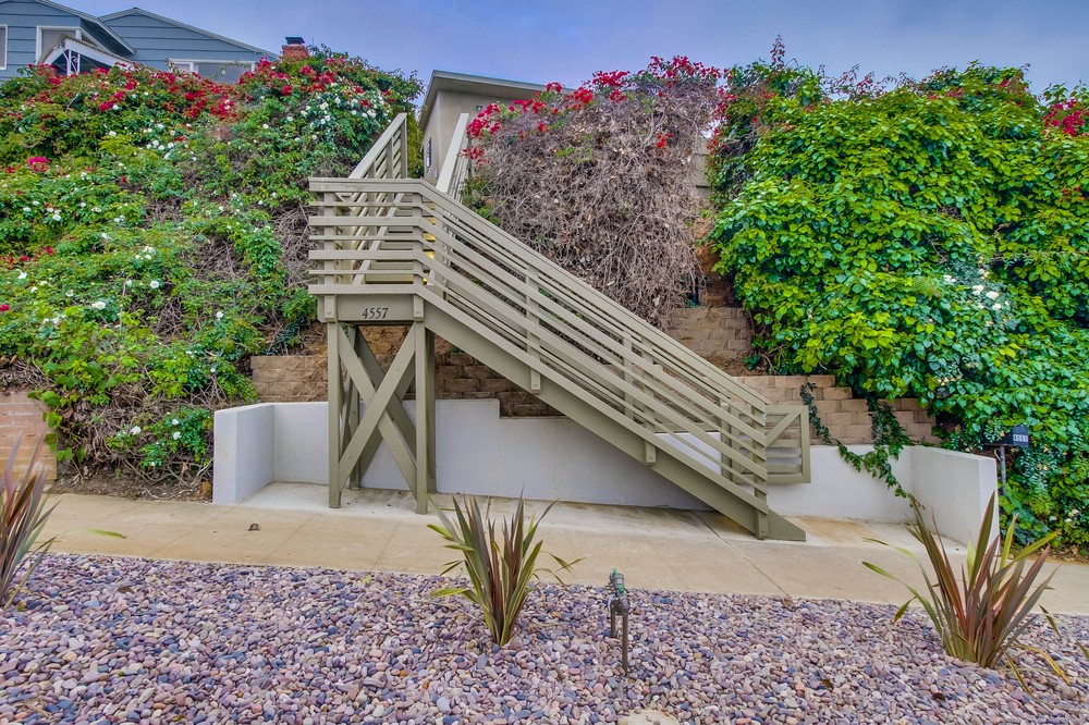 Virtual tour photo 49 of 98 for 4557 Santa Cruz Avenue