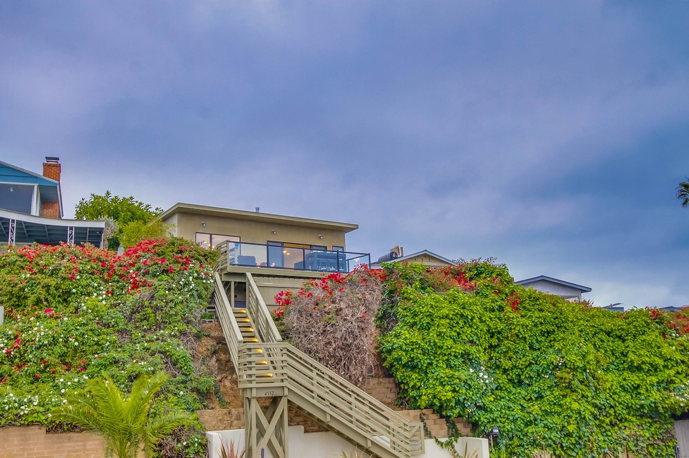 Virtual tour photo 50 of 98 for 4557 Santa Cruz Avenue