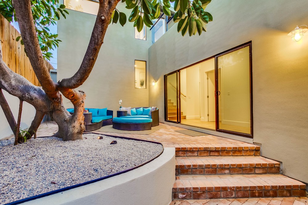 Virtual tour photo 67 of 98 for 4557 Santa Cruz Avenue