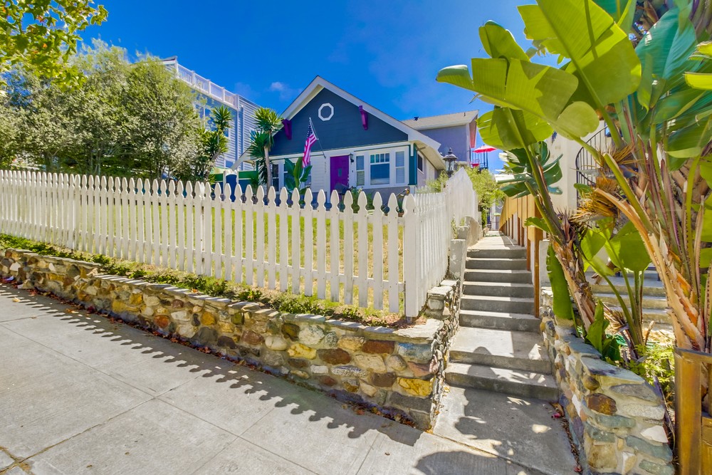 Virtual tour photo 1 of 30 for 4559 Narragansett Ave