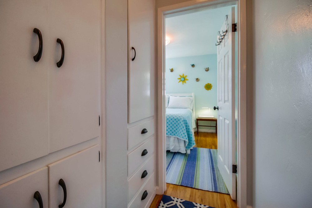Virtual tour photo 13 of 30 for 4559 Narragansett Ave